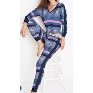 Victoria’s Secret thermal Blue and Pink Patterned Lounge  pajama Set large